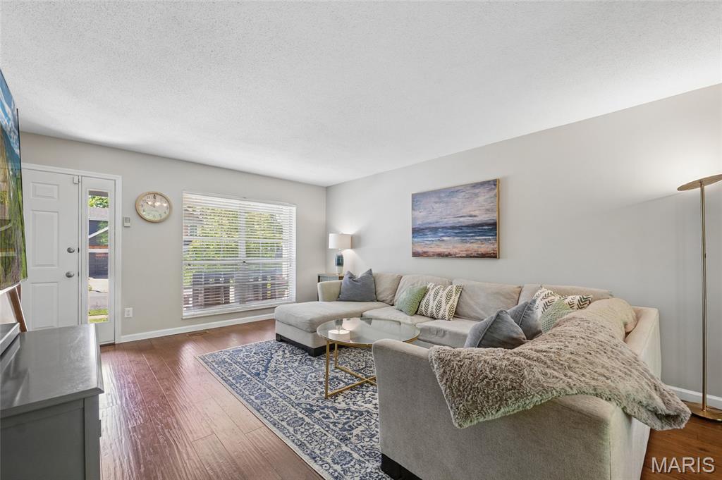 825 Ginger Wood Court Ballwin, MO 63021 - Photo 2 of 24