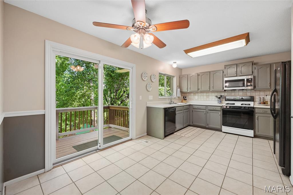 825 Ginger Wood Court Ballwin, MO 63021 - Photo 5 of 24
