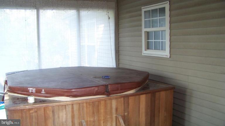 4 9th Street Ridgely, MD 21660 - Photo 3 of 4 Hot tub room