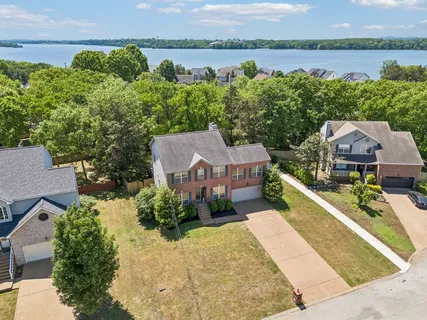 $499,000 | 105 Hampton Court, Hendersonville, TN 37075