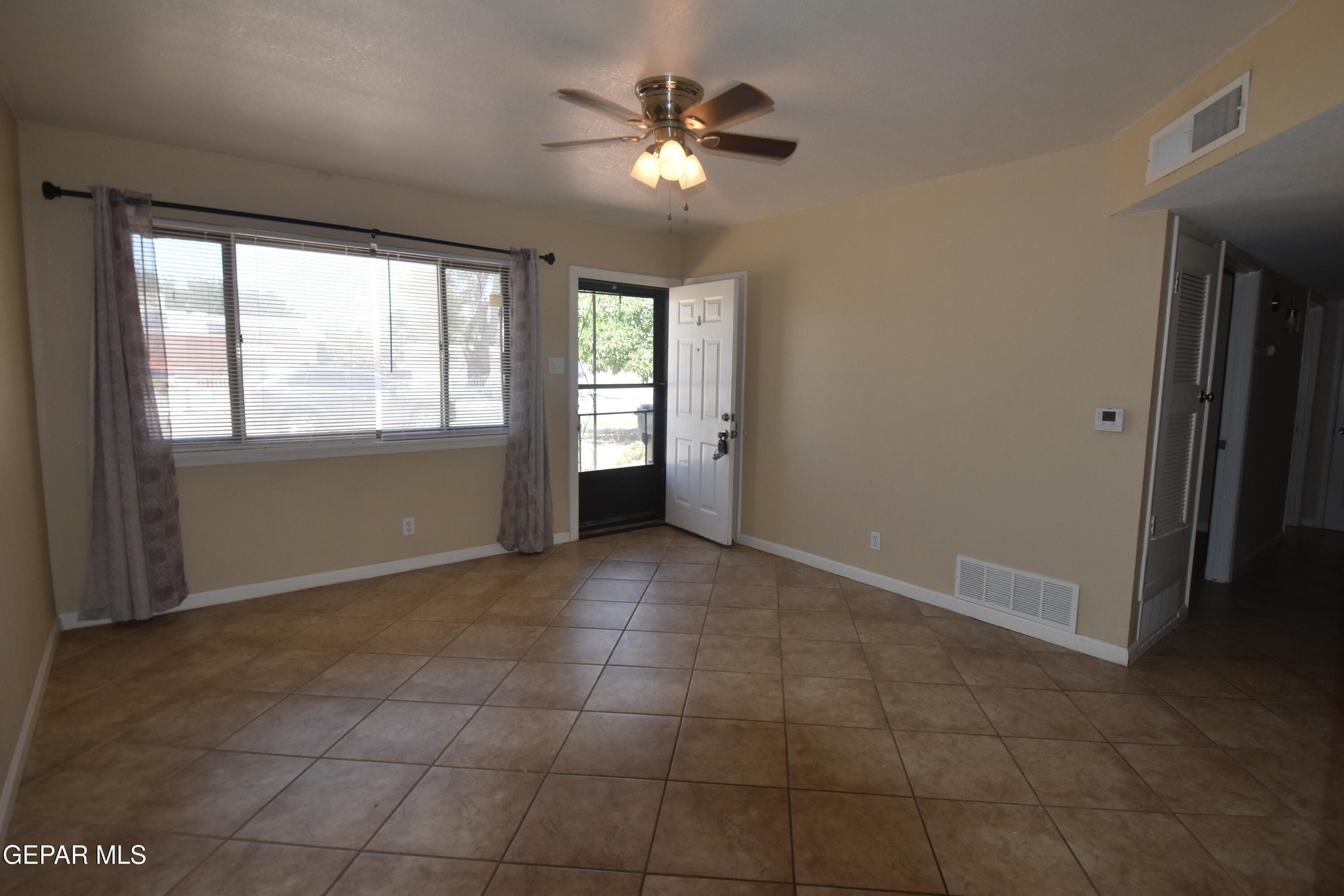 807 Poplar Street Anthony, TX 79821 - Photo 2 of 16 DSC_0032
