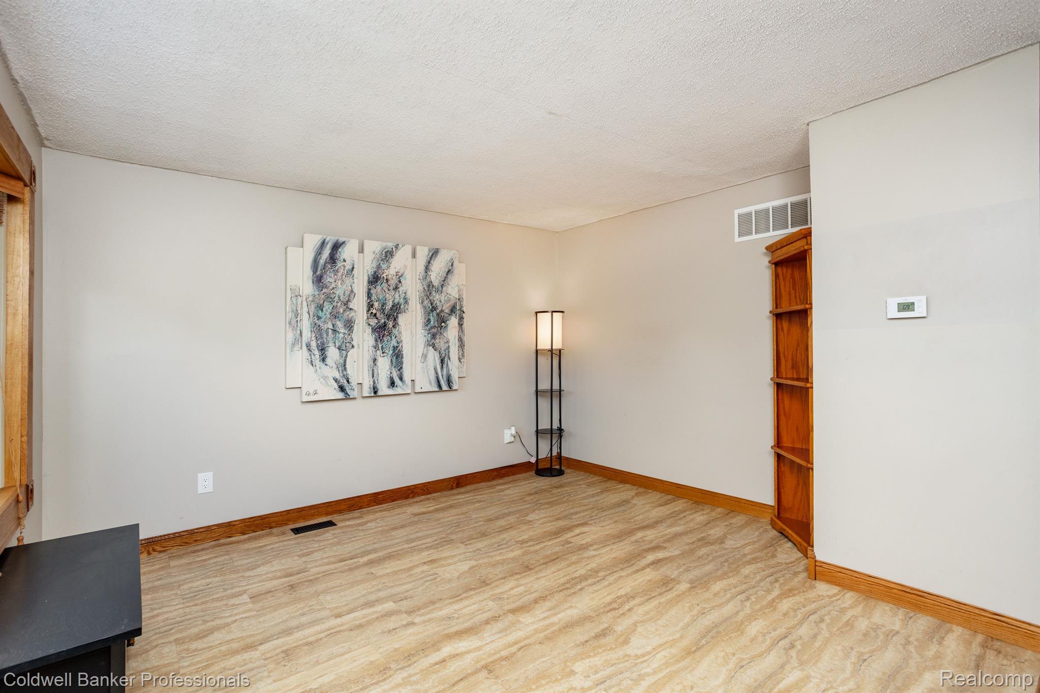 43467 Proctor Road Canton, MI 48188 - Photo 14 of 35 living room