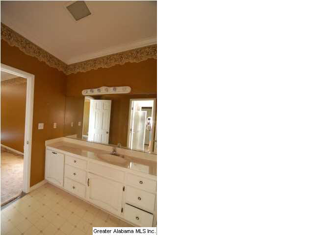 515 Polly Reed Road Northeast Birmingham, AL 35215 - Photo 13 of 20