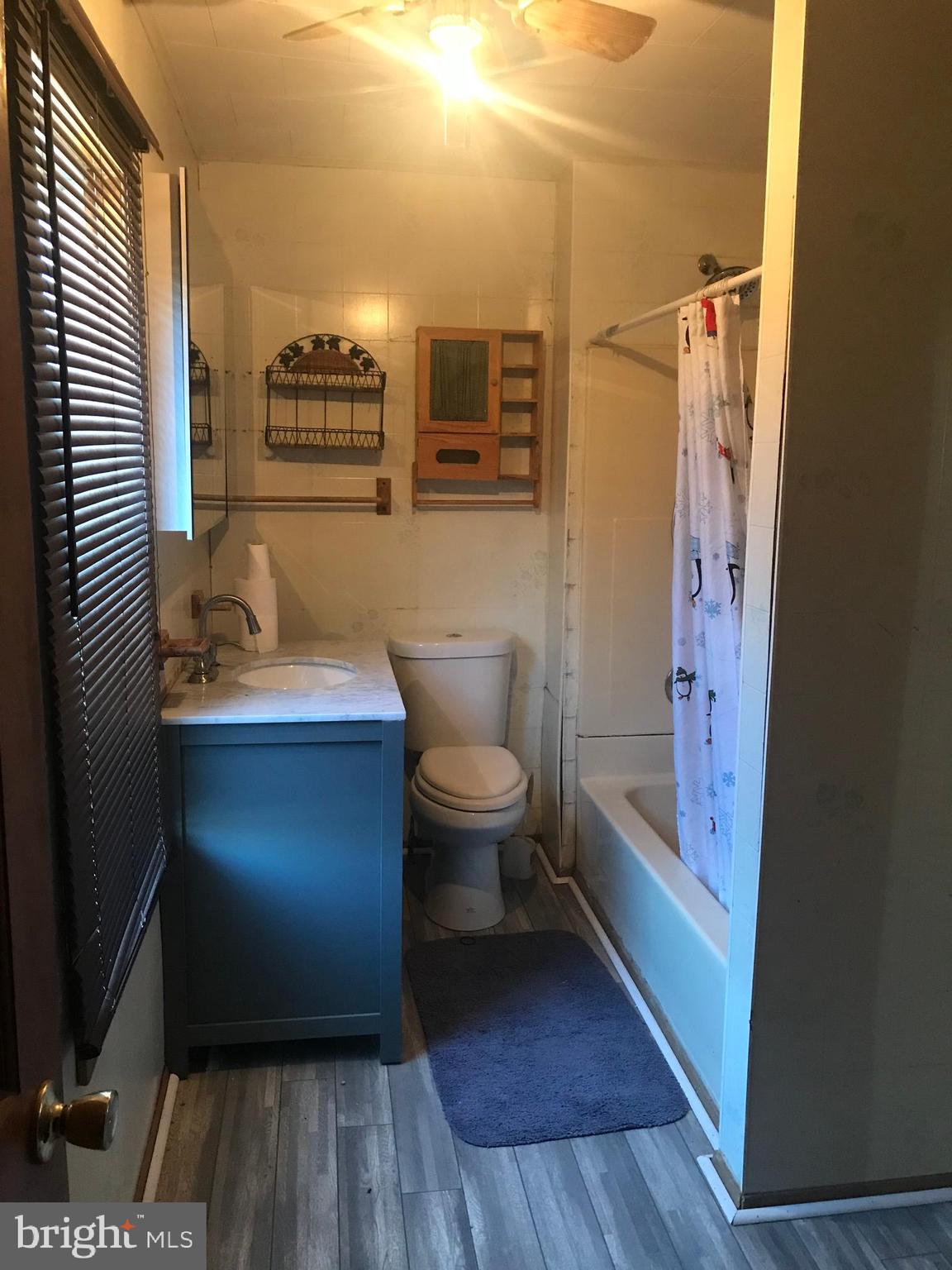 717 Laurel Street Delanco, NJ 08075 - Photo 8 of 15 2nd floor bath