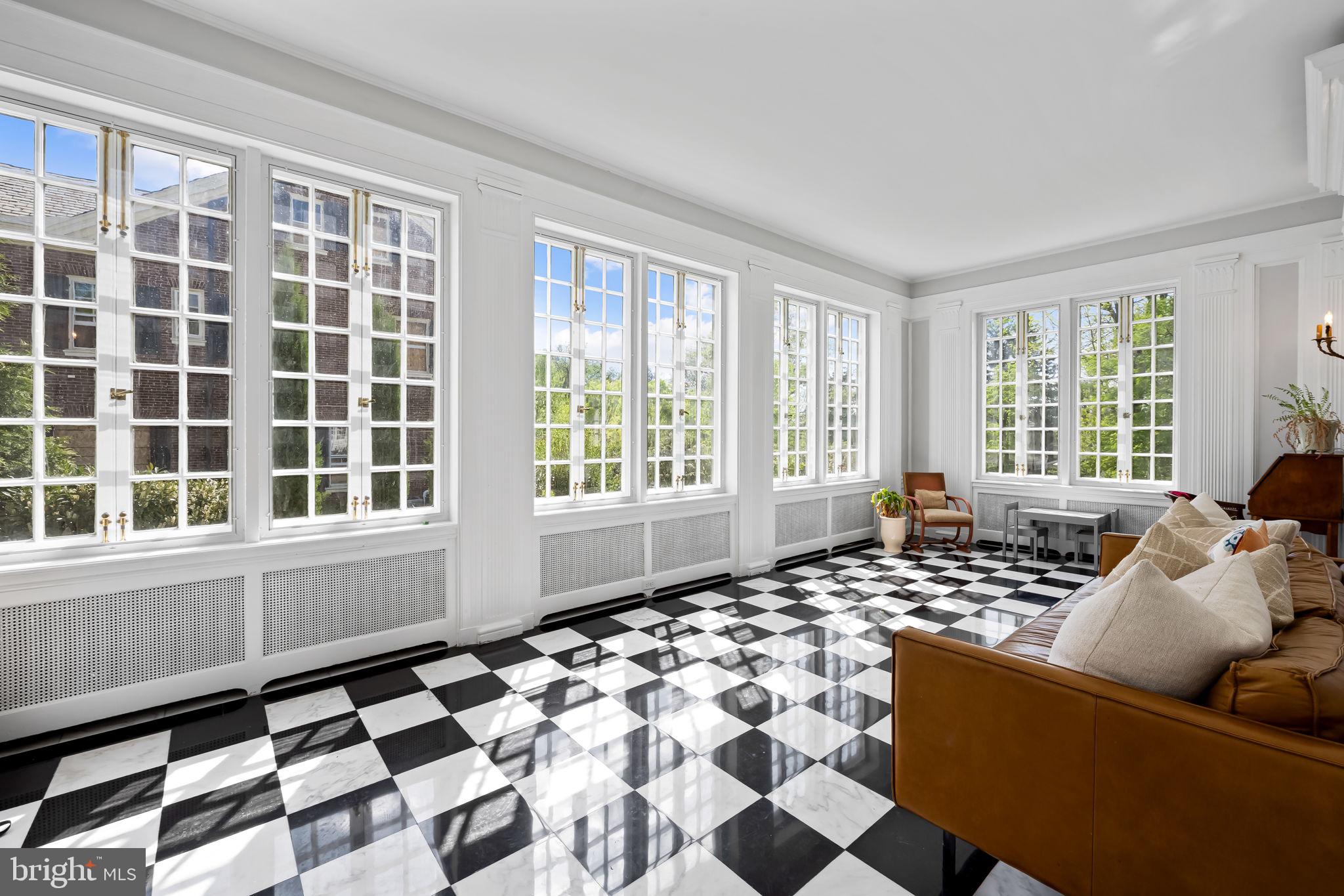 502 Somerset Road Baltimore, MD 21210 - Photo 15 of 95 Beautiful Sunroom