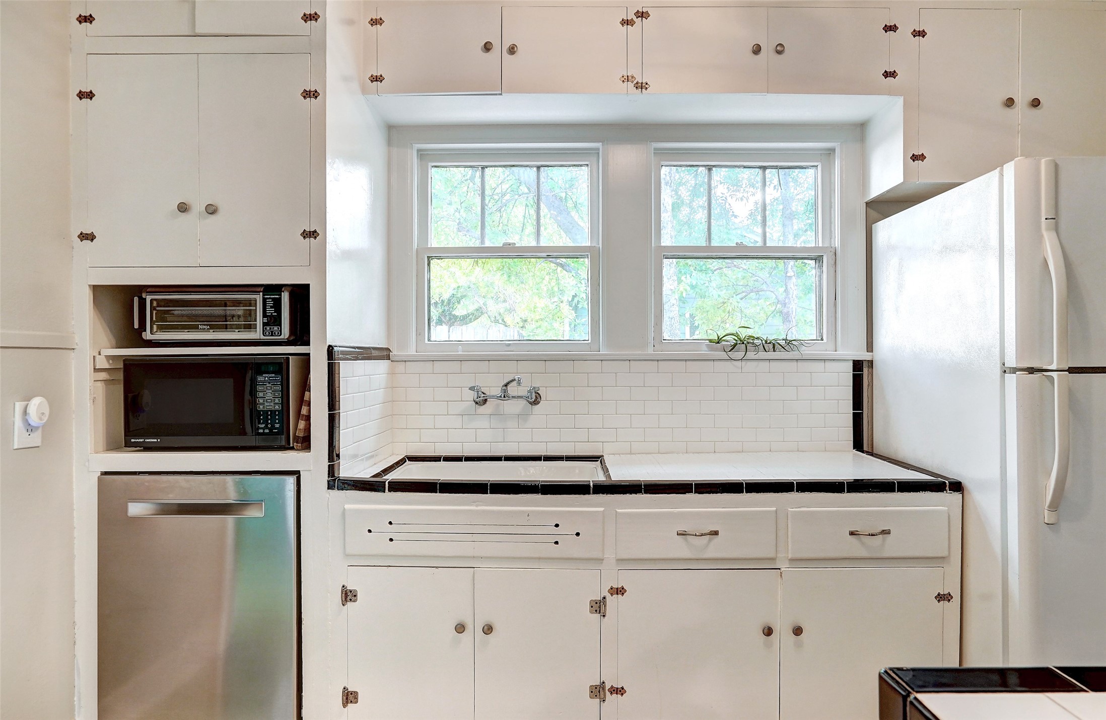 5204 Huisache Street, Unit 1 Austin, TX 78751 - Photo 7 of 24