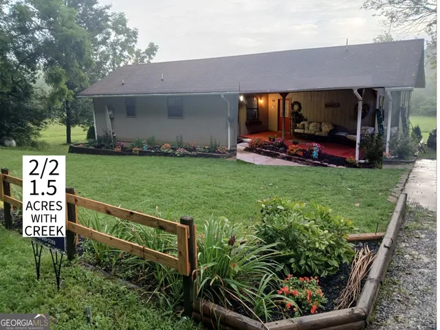 a view of outdoor space kitchen and garden
