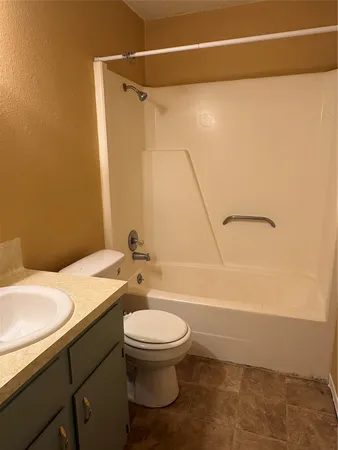 $750 | 405 Oak Street, Unit 104, Brazoria, TX 77422