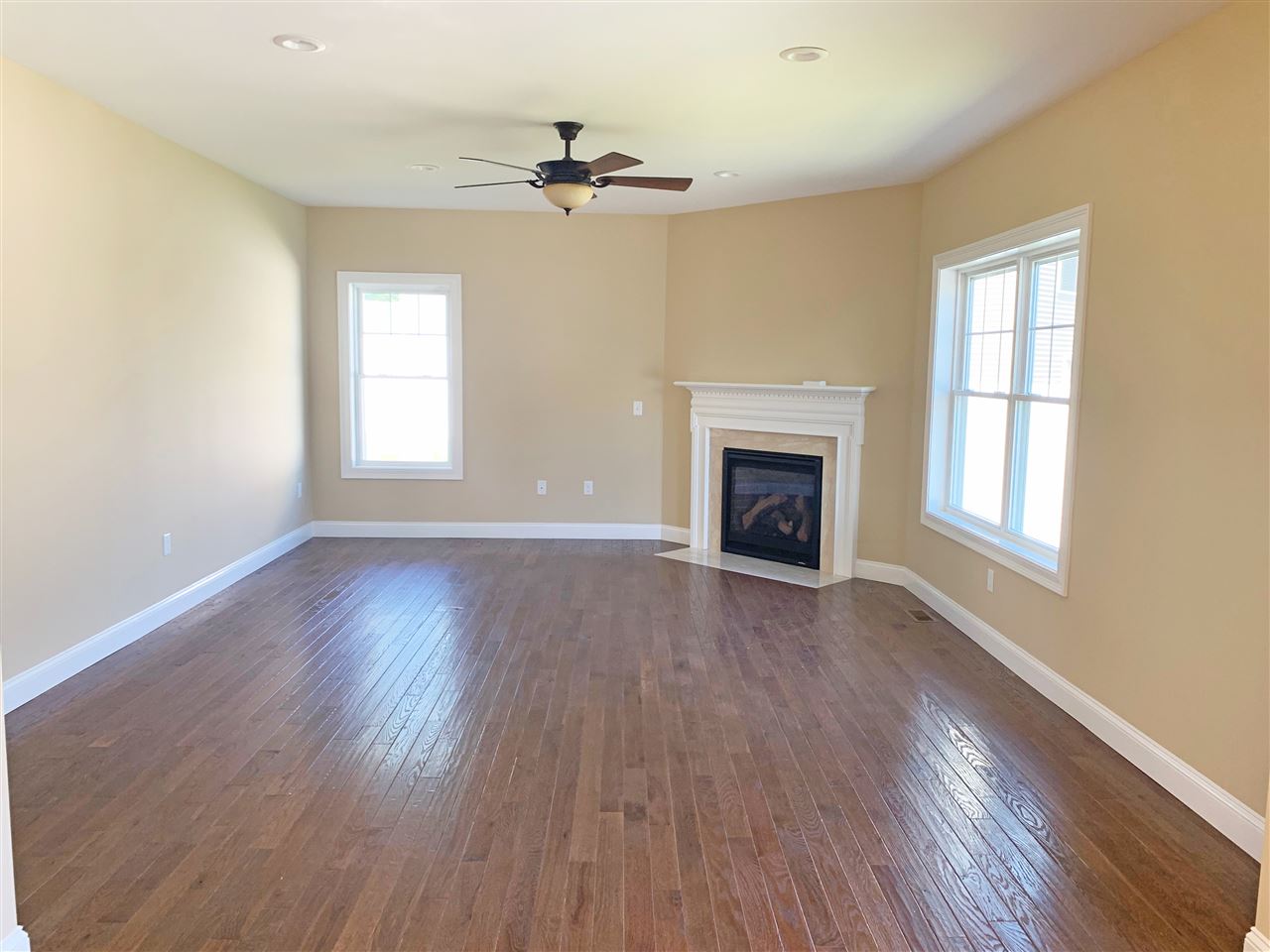 4 Schoolhouse Road, Unit 26 Londonderry, NH 03053 - Photo 6 of 16