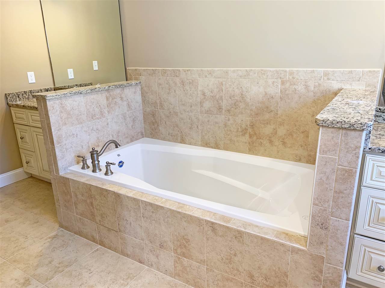 4 Schoolhouse Road, Unit 26 Londonderry, NH 03053 - Photo 10 of 16