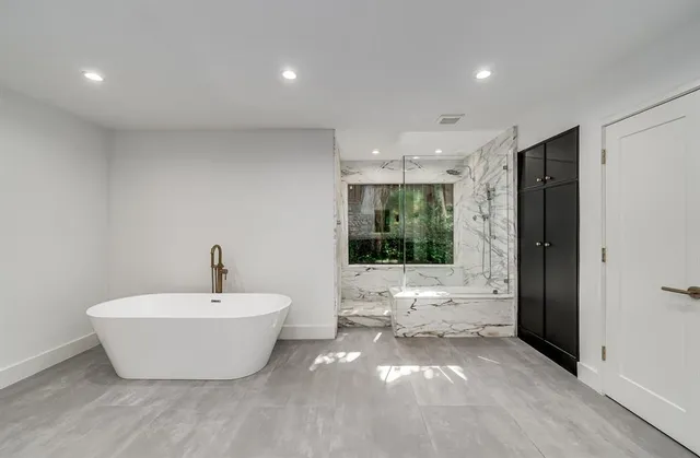 $1,773,900 | 6275 Preston Creek Drive, Dallas, TX 75240