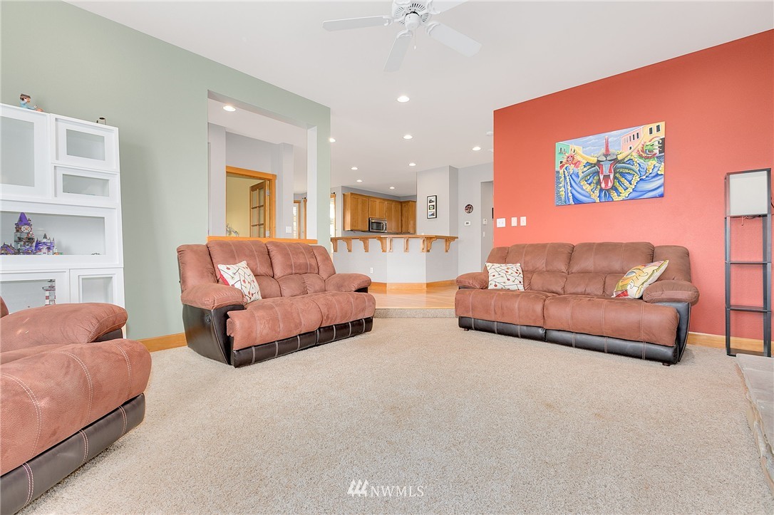 17148 Parkside Way Southeast Renton, WA 98058 - Photo 11 of 25 Gallery Image 11