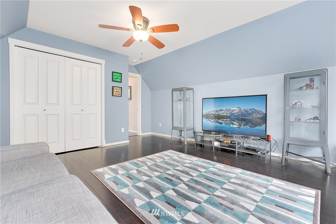 17148 Parkside Way Southeast Renton, WA 98058 - Photo 18 of 25 Gallery Image 18