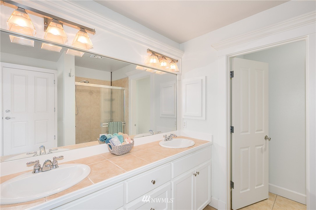 17148 Parkside Way Southeast Renton, WA 98058 - Photo 21 of 25 Gallery Image 21