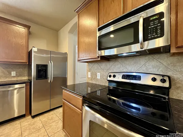 $1,895 | 5117 Black Horse, Schertz, TX 78108