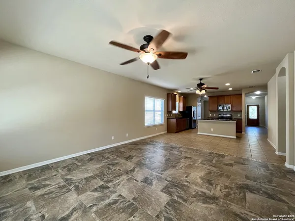 $1,895 | 5117 Black Horse, Schertz, TX 78108