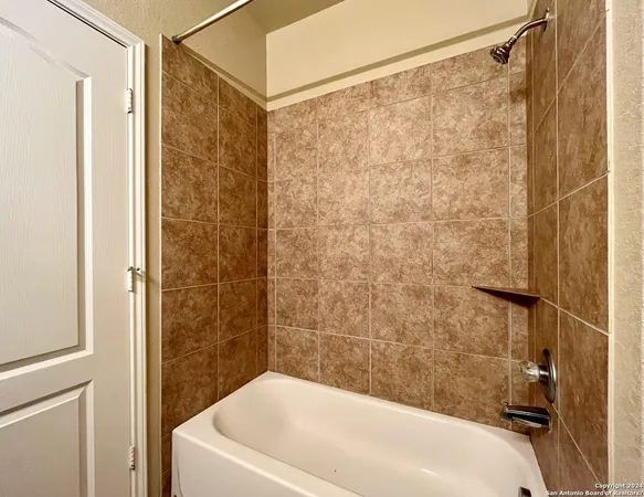 $1,895 | 5117 Black Horse, Schertz, TX 78108