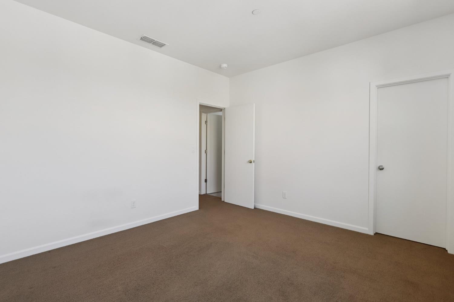 839 Graphite Lane West Sacramento, CA 95691 - Photo 12 of 37