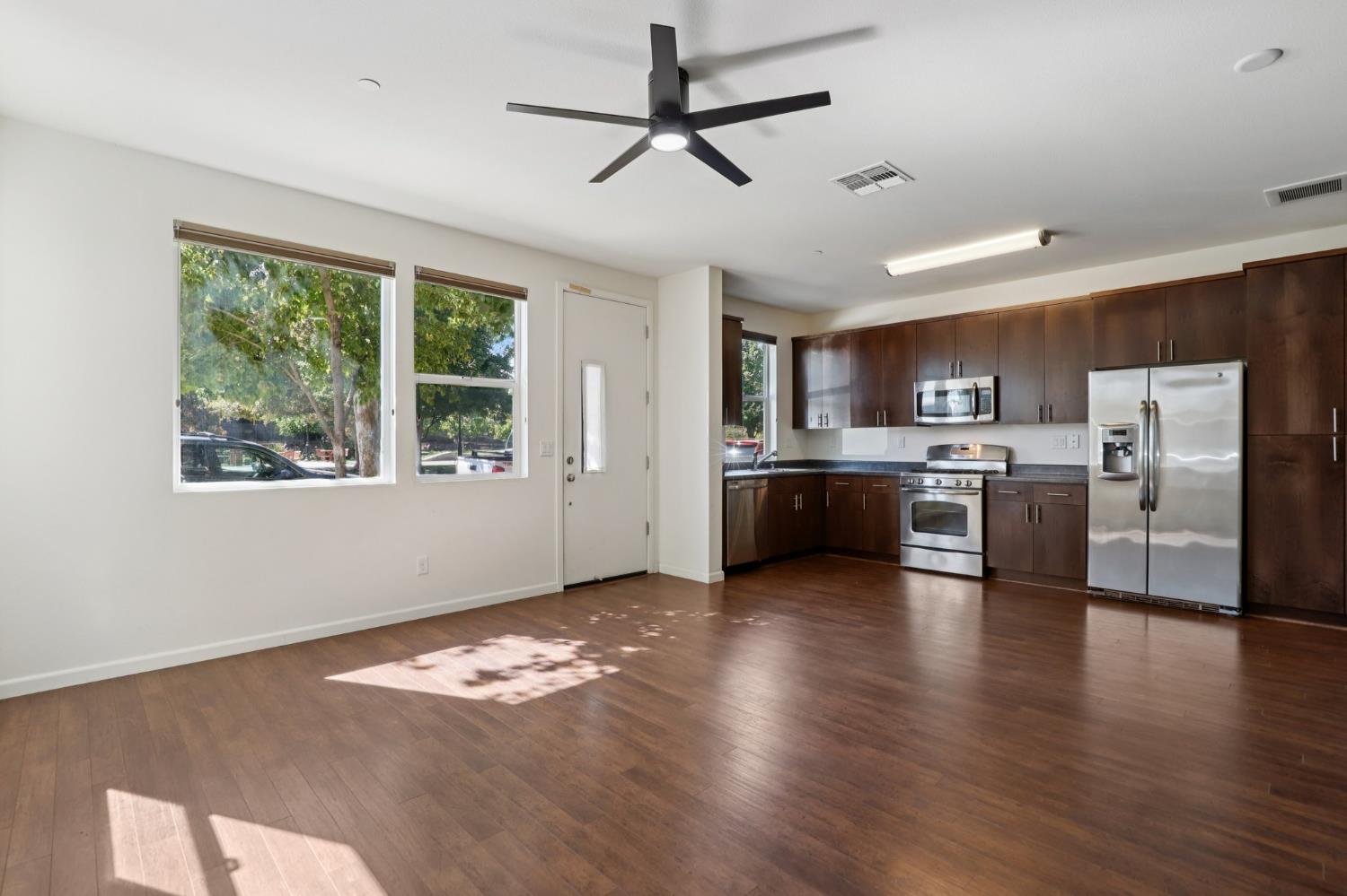 839 Graphite Lane West Sacramento, CA 95691 - Photo 4 of 37