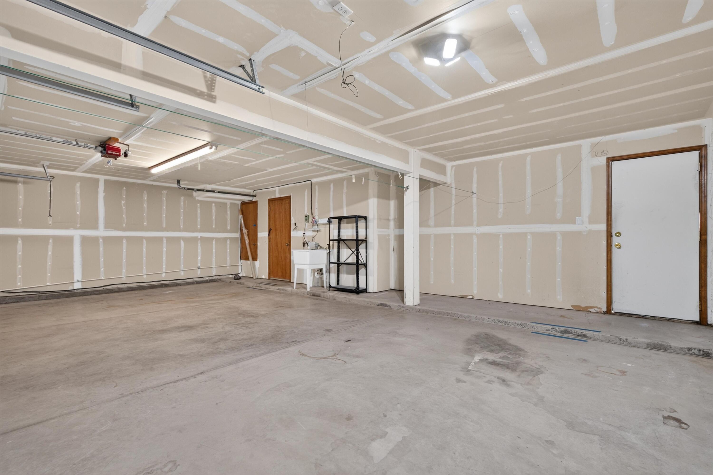 3233 Chandra Lane Southeast Rio Rancho, NM 87124 - Photo 37 of 72 Gallery Image 37