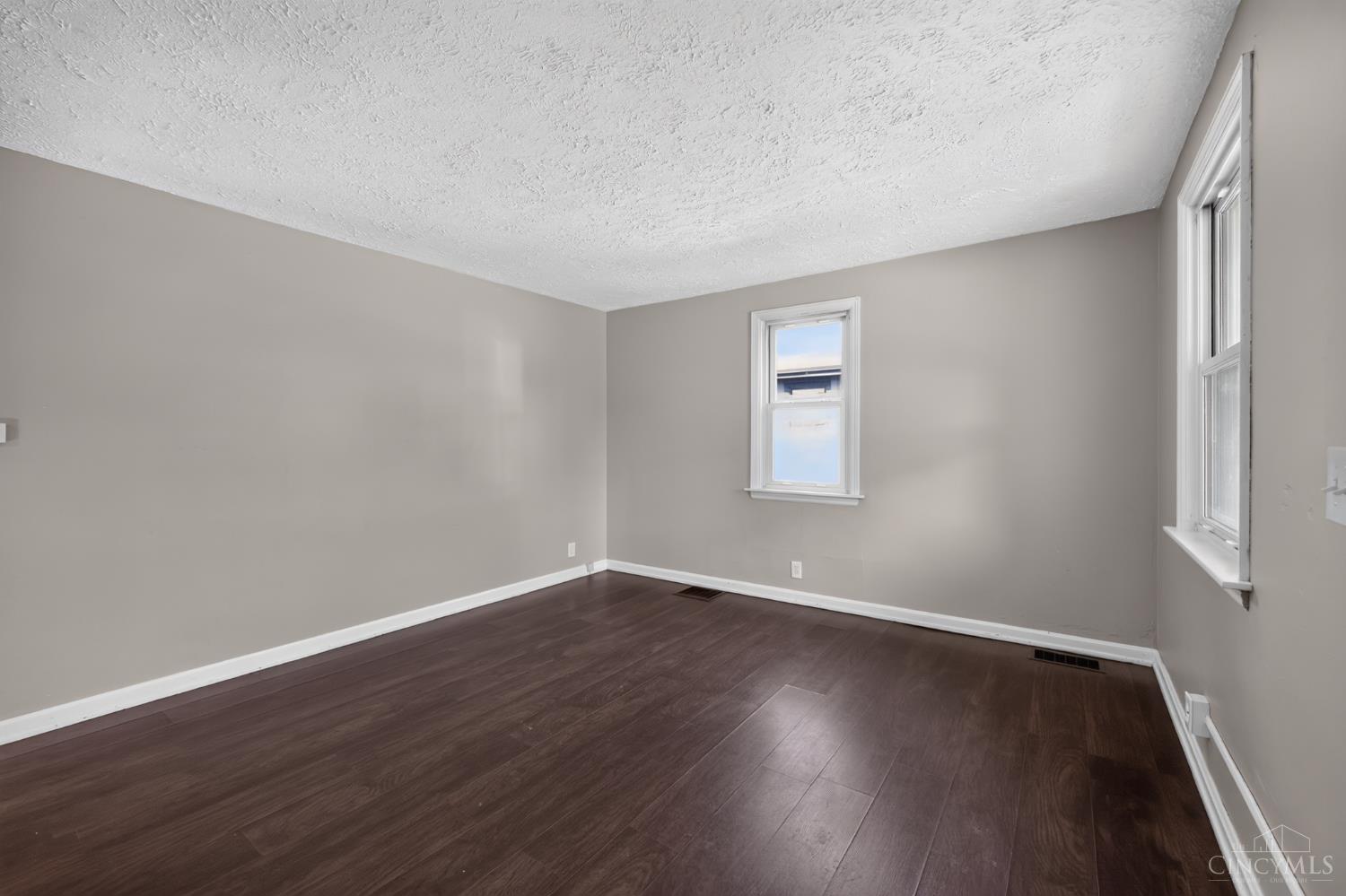 4312 Kugler Mill Road Cincinnati, OH 45236 - Photo 7 of 30