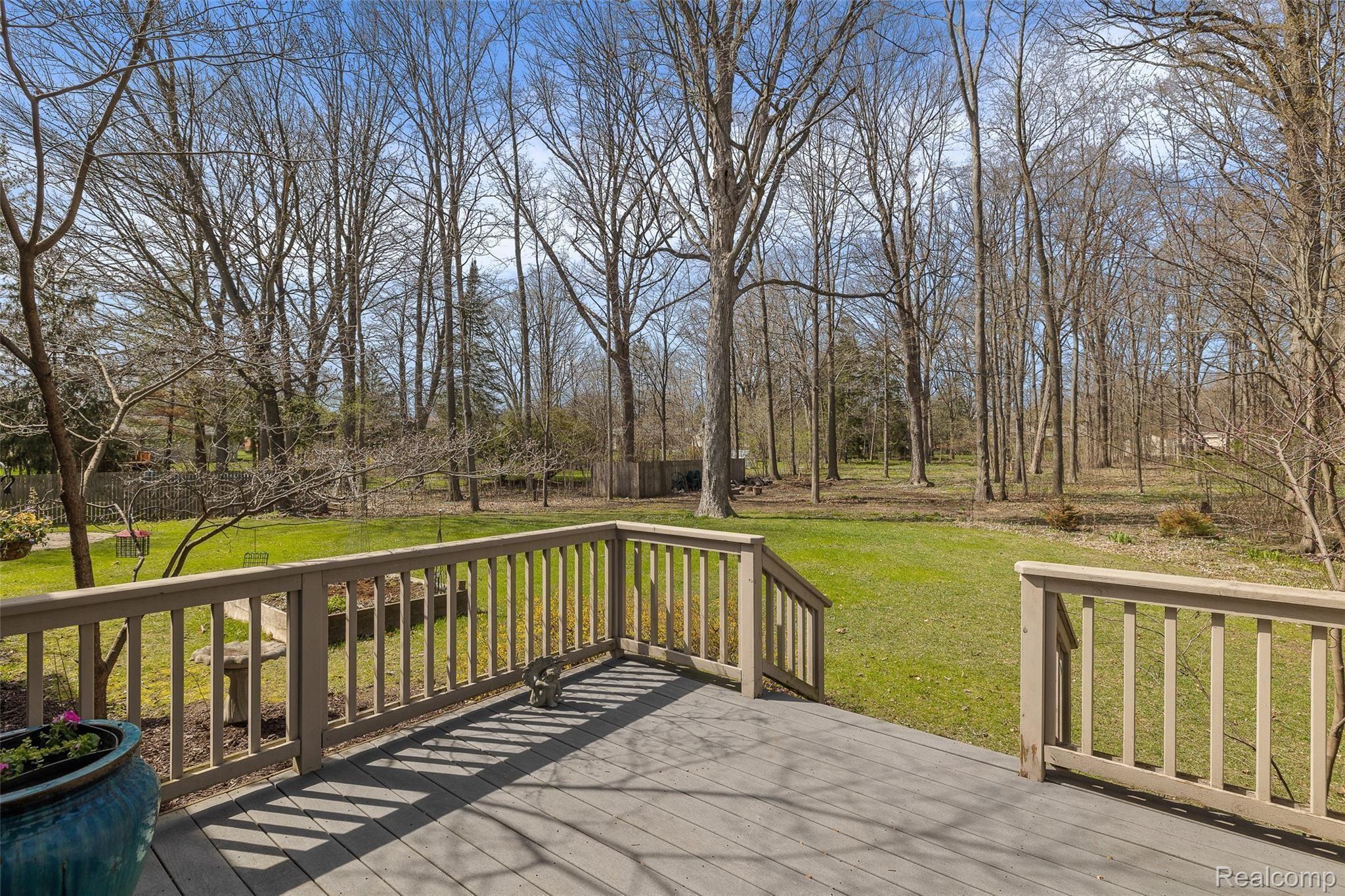523 Trinway Road Troy, MI 48085 - Photo 7 of 55 523 Trinway-17.jpg