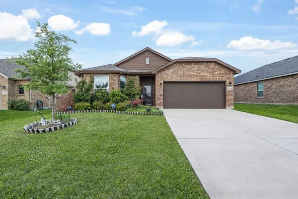$285,000 | 1214 Pacifica Trail, Cleburne, TX 76033