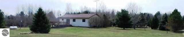 1216 Walton Road Mount Pleasant, MI 48858 - Photo 5 of 34 1779572-4.JPG