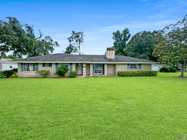 $300,000 | 40467 Jason Kinchen Lane, Gonzales, LA 70737