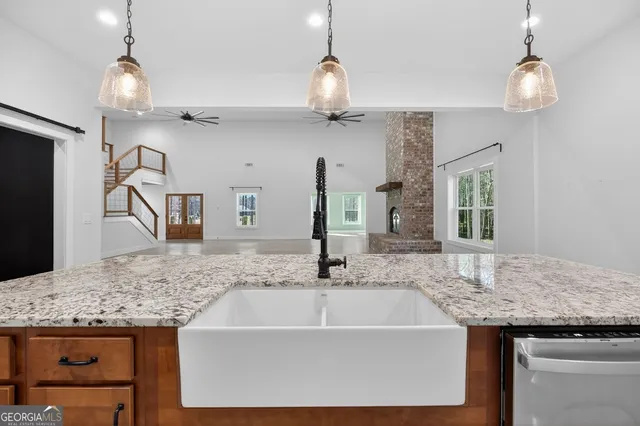 $750,000 | 2231 Highway 113, Carrollton, GA 30117