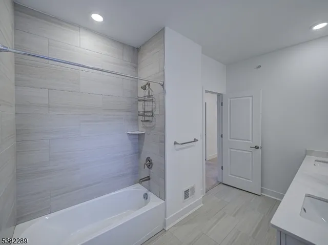 $4,200 | 63 Veterans Way, Morris Plains, NJ 07950