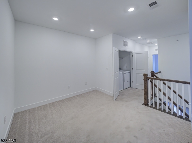 63 Veterans Way Morris Plains, NJ 07950 - Photo 20 of 31