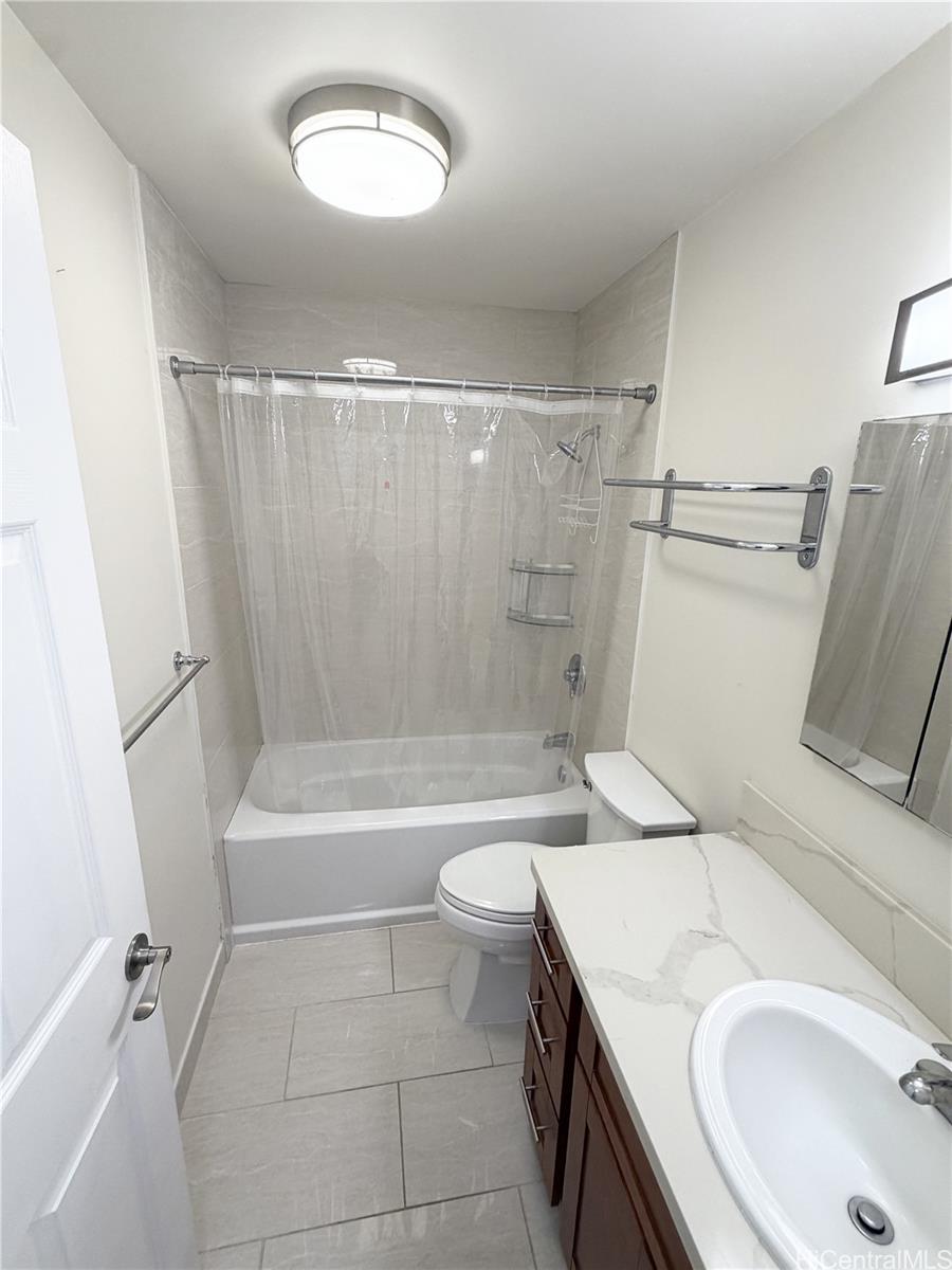 469 Ena Road, Unit 2103 Honolulu, HI 96815 - Photo 10 of 22 The bathroom attached to Bedroom #2