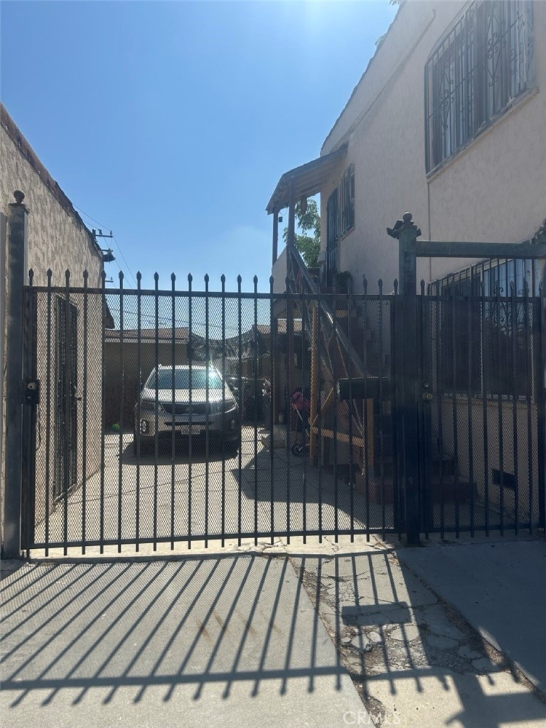 351 West Magnolia Street Compton, CA 90220 - Photo 12 of 28