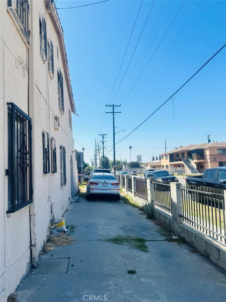 351 West Magnolia Street Compton, CA 90220 - Photo 13 of 28