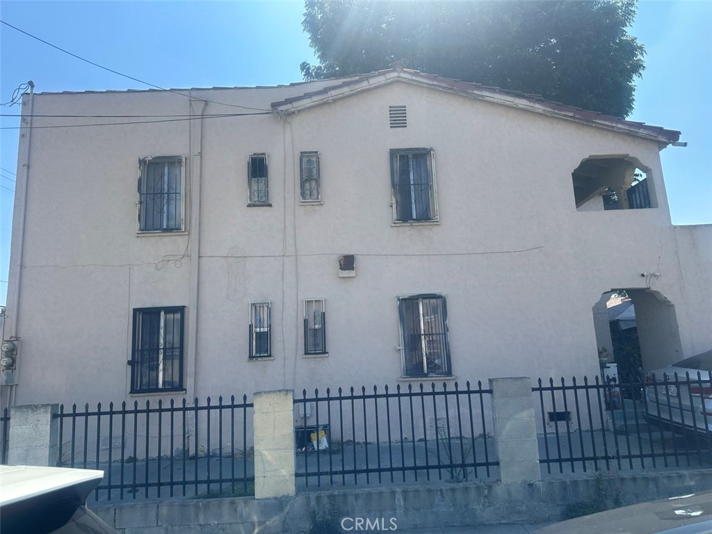 351 West Magnolia Street Compton, CA 90220 - Photo 4 of 28