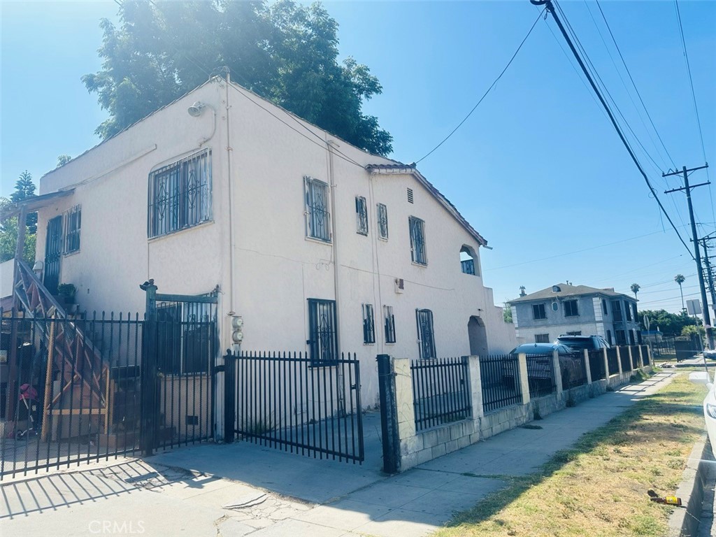 351 West Magnolia Street Compton, CA 90220 - Photo 5 of 28