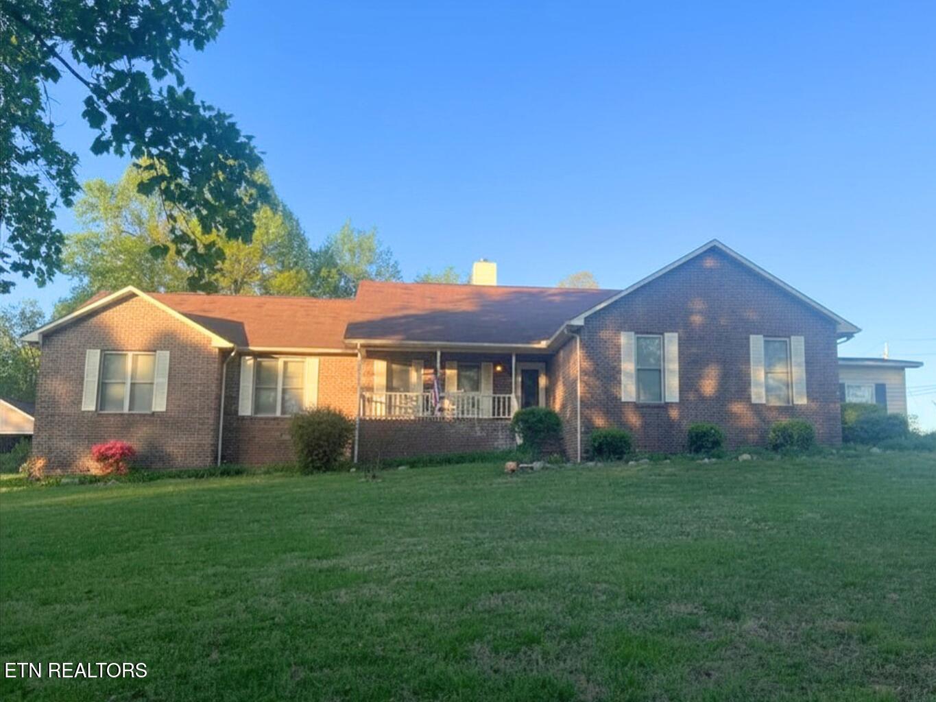 31 Chestnut Oak Road Crossville, TN 38571 - Photo 2 of 41 Front pic