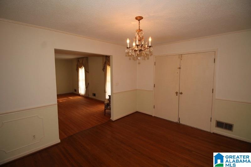 945 Pine Hill Road Birmingham, AL 35235 - Photo 2 of 20