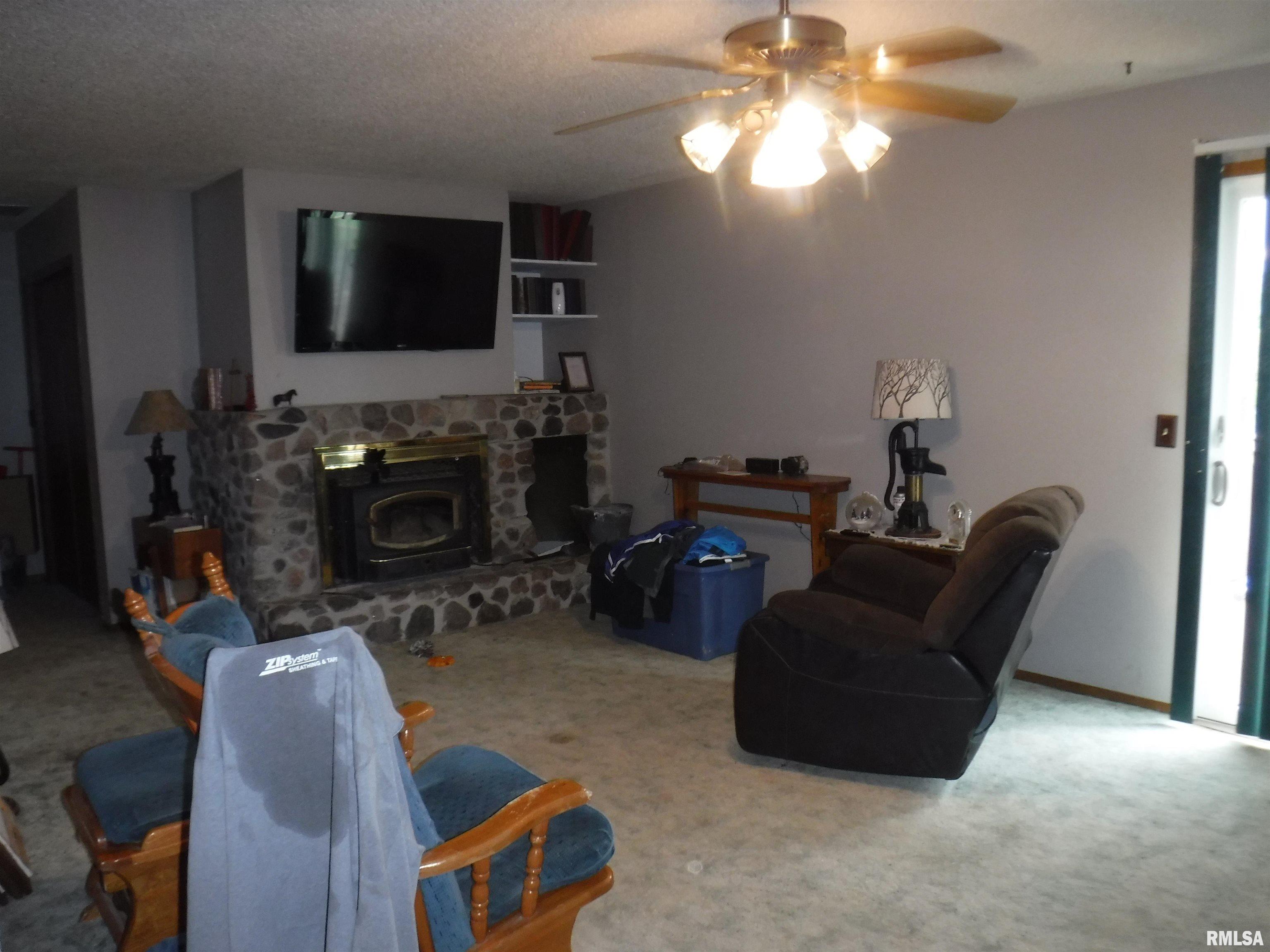 4716 Kinmundy Road Salem, IL 62881 - Photo 4 of 41