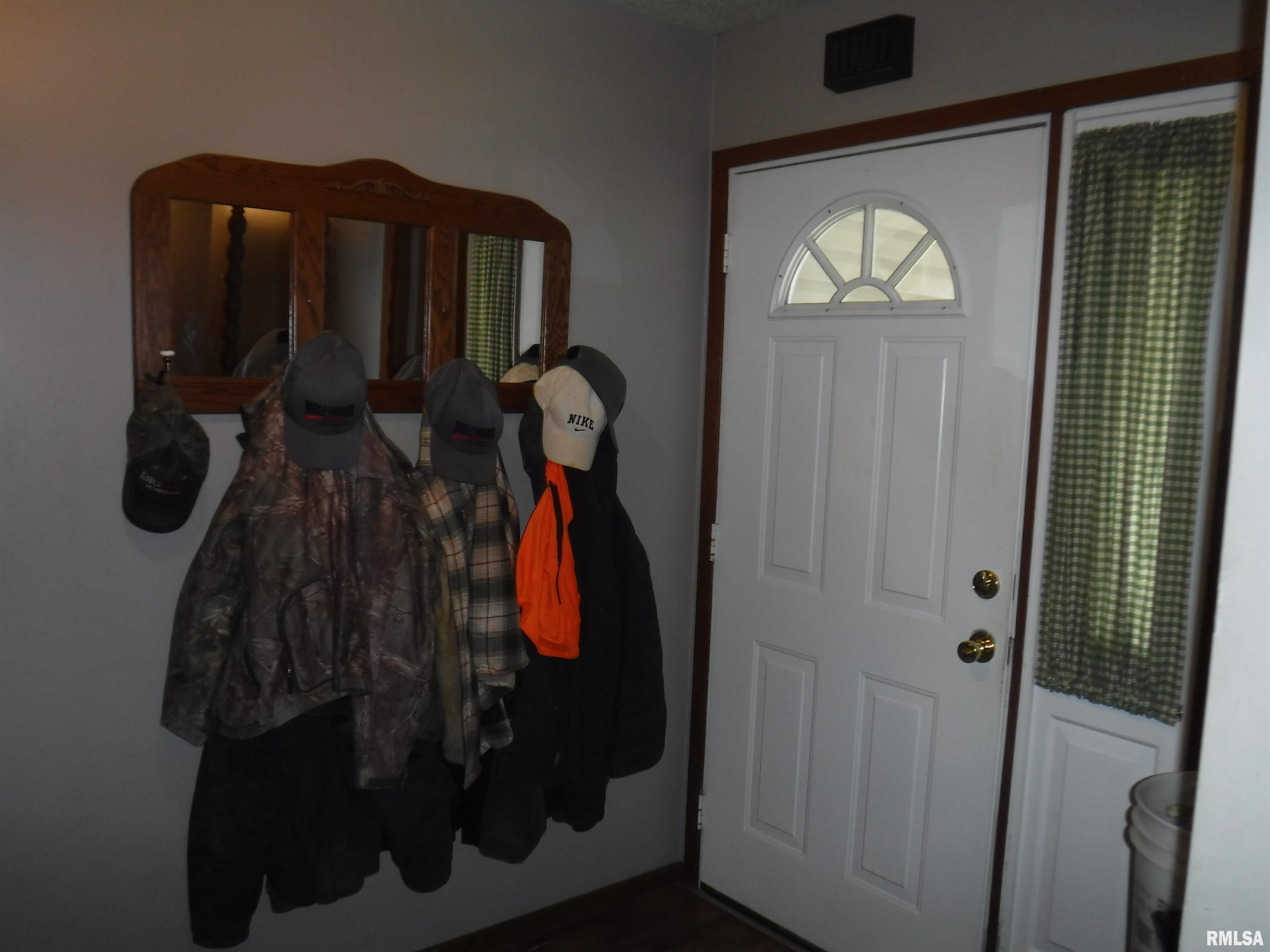 4716 Kinmundy Road Salem, IL 62881 - Photo 6 of 41