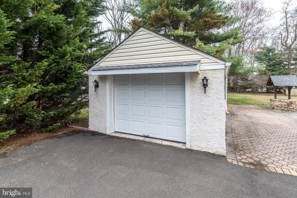 $595,000 | 1630 Bonnie Brae Drive, Huntingdon Valley, PA 19006