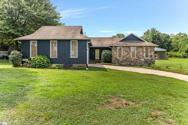 $320,000 | 234 Country Glen, Pelzer, SC 29669