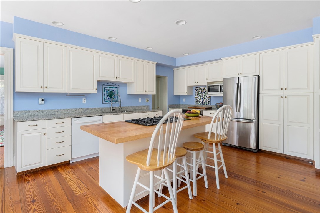 1148 Main Road Tiverton, RI 02878 - Photo 27 of 50