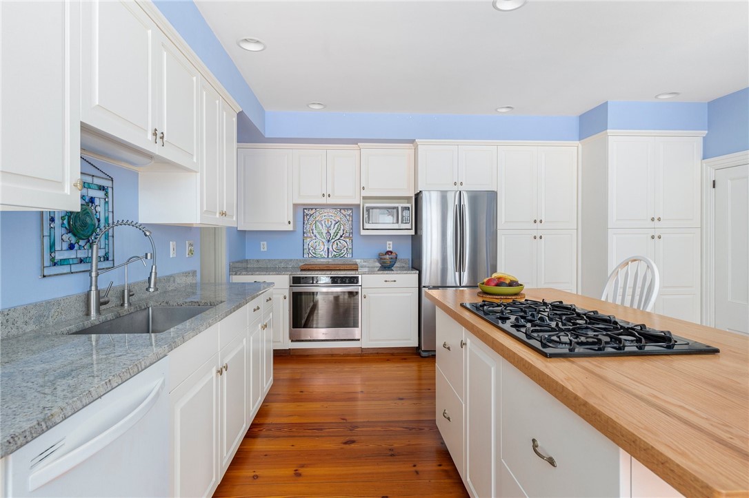 1148 Main Road Tiverton, RI 02878 - Photo 28 of 50