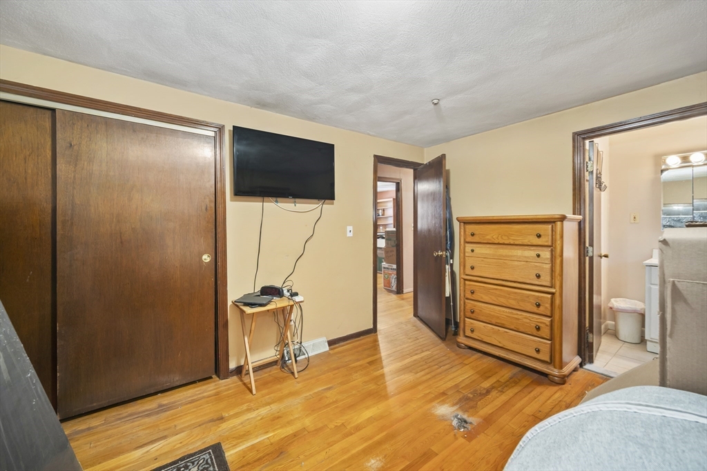 10 Gloversbrook Road Randolph, MA 02368 - Photo 6 of 16 Gallery Image 6