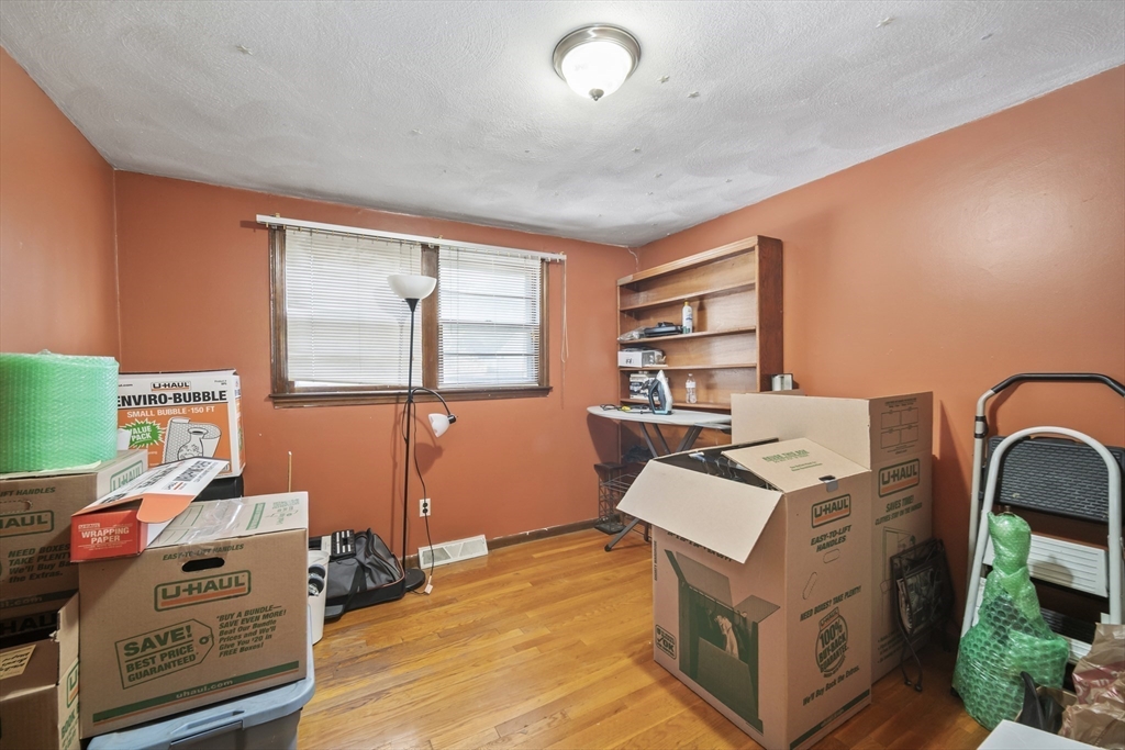 10 Gloversbrook Road Randolph, MA 02368 - Photo 9 of 16 Gallery Image 9