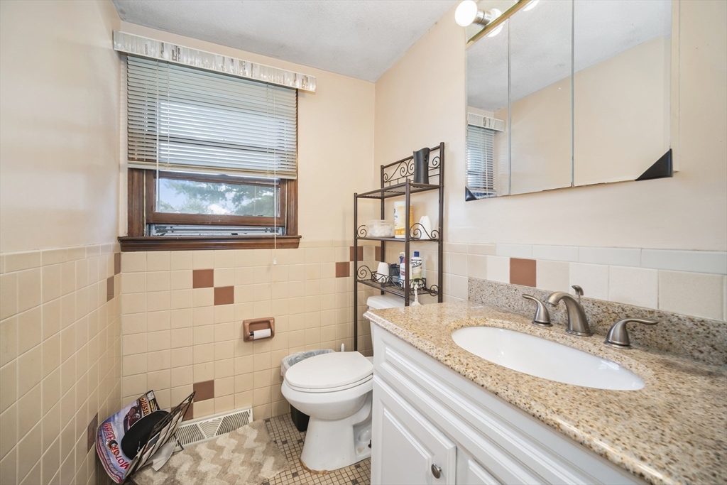 10 Gloversbrook Road Randolph, MA 02368 - Photo 10 of 16 Gallery Image 10
