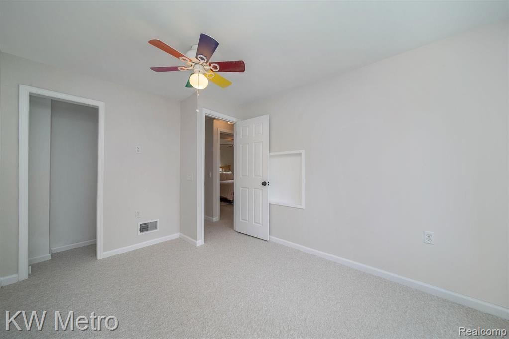2864 Grant Road Rochester Hills, MI 48309 - Photo 15 of 39