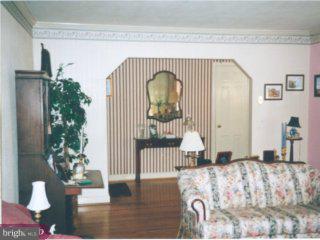 664 Paddock Road Havertown, PA 19083 - Photo 4 of 5